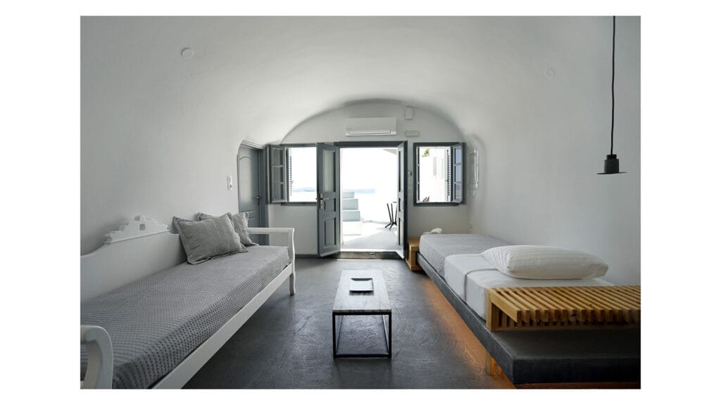 Μετατροπή και ανακαίνιση υπόσκαφης κατοικίας σε premium κατάλυμα