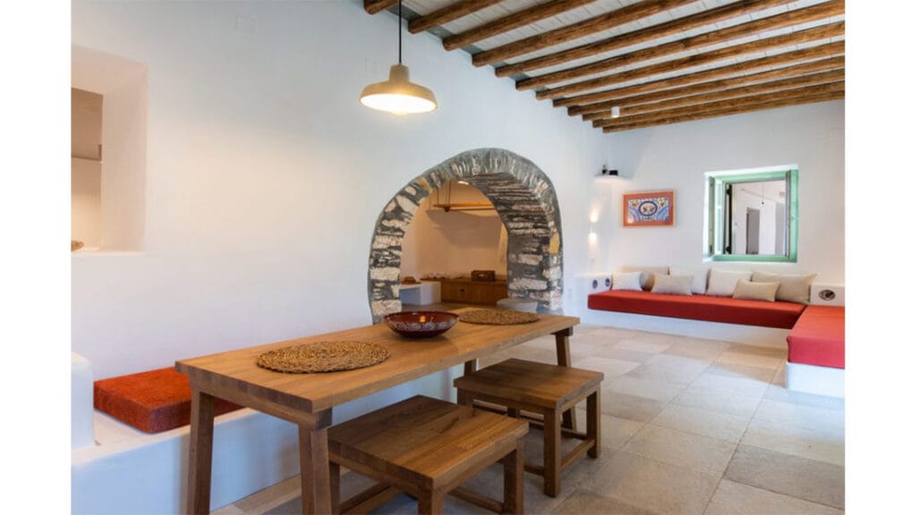 Ιnterior & Εxterior Design, για τη μετατροπή του παλιού αγγειοπλαστείου σε premium ενοικιαζόμενα δωμάτια