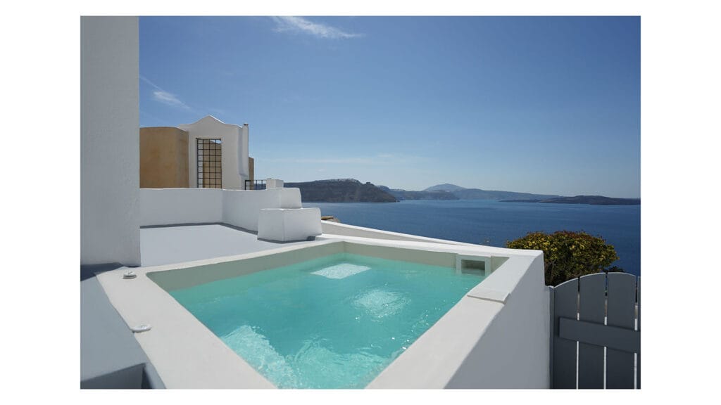 Μετατροπή και ανακαίνιση υπόσκαφης κατοικίας σε premium κατάλυμα