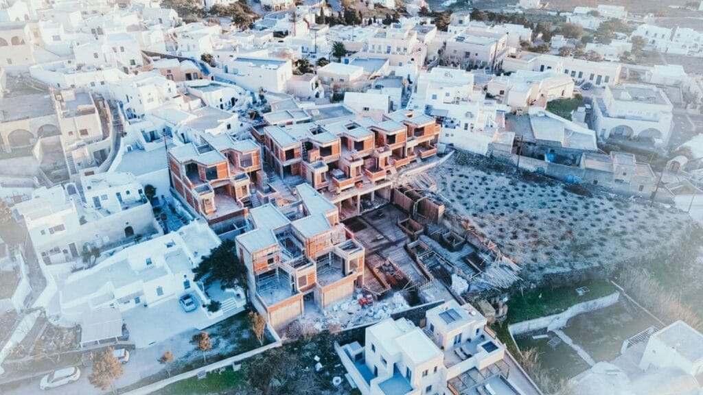 κατασκευη πολυτελους ξενοδοχείου 4 αστέρων στη Σαντορινη από την αρχιτεκτονικη και κατασκευαστικη εταιρεια Morpho